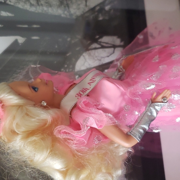Special Edition 30th anniversary Walmart barbie - Picture 4 of 7